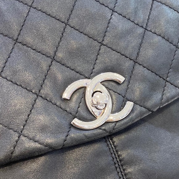 💓Sold💓Chanel Calf Skin large flap tote - Picture 5 of 8